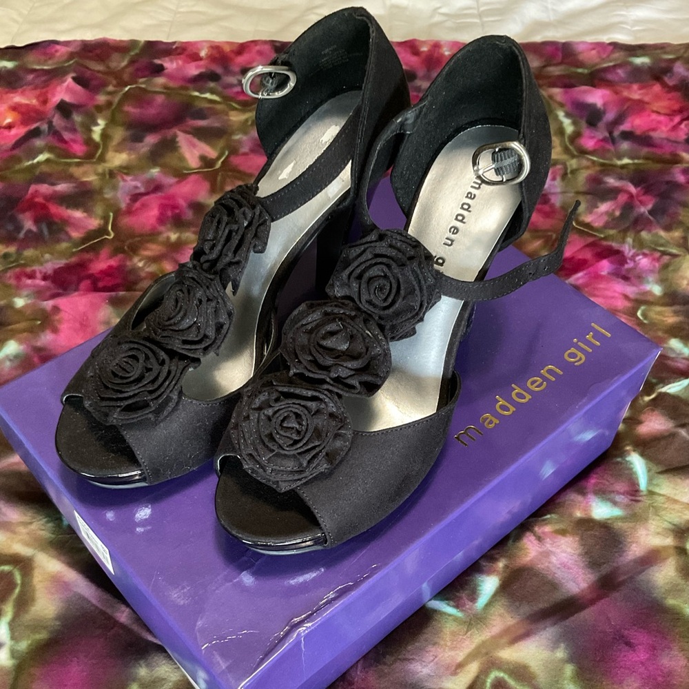 Madden Girl size 8 Black “suede” strappy heels